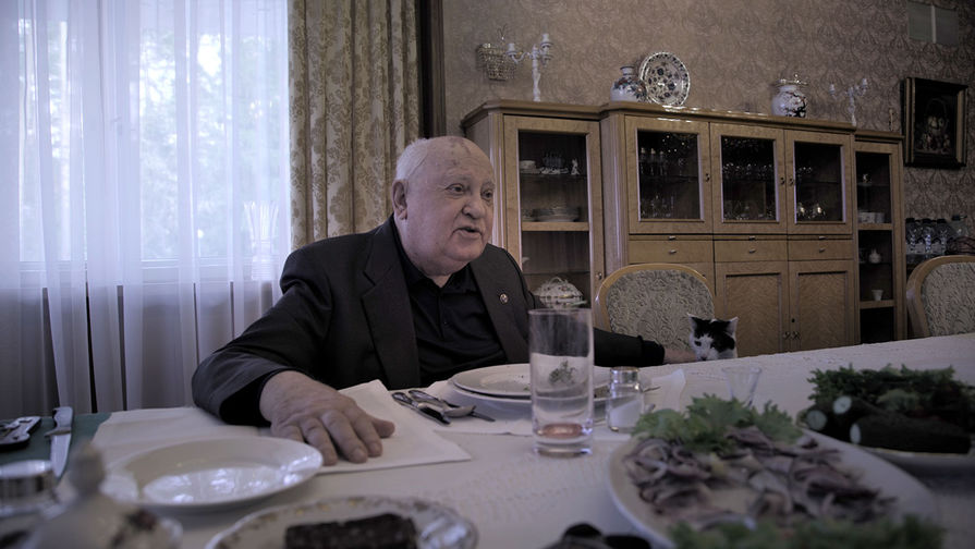 Кадр из фильма «Горбачев. Рай» (2020)