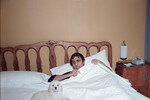 Адриано Челентано в кровати со своей собакой, 1971 год