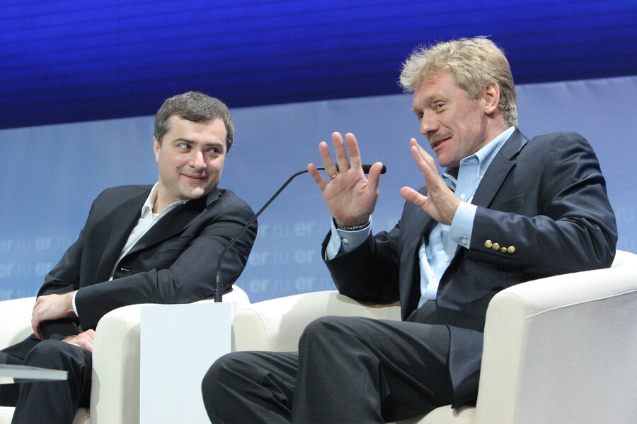 Владислав Сурков и Дмитрий Песков, 2011 год