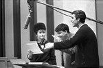 Светлана Моргунова с коллегами на записи радиопередачи «До-ре-ми-фа-соль», 1966 год
