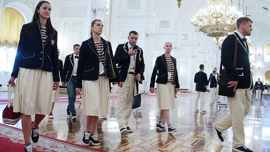 Российские спортсмены после встречи с&nbsp;Путиным в&nbsp;Александровском зале Большого Кремлевского дворца