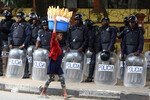 Полицейские во время выборов в Луанде, Ангола, 25 августа 2022 года