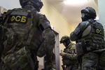 Сотрудники ФСБ РФ в ходе операции по задержанию