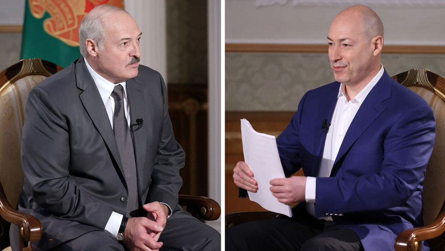 Президент Белоруссии Александр Лукашенко и украинский журналист Дмитрий Гордон во время интервью
