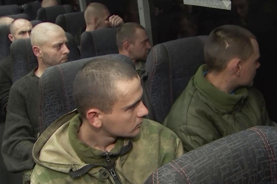 Российские военнослужащие, находившиеся в украинском плену
