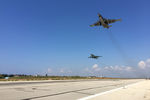 Штурмовики Су-25 взлетают с аэродрома Хмеймим в Сирии