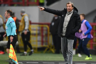Главный тренер «Локомотива» Юрий Семин во время матча с «Фаставом»