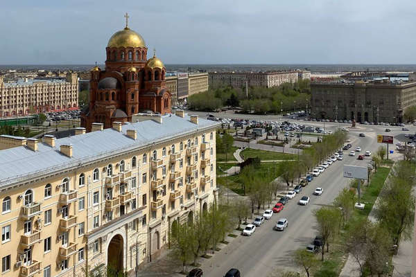 Вид на собор Александра Невского в Волгограде