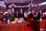 Глава Минобороны России Сергей Шойгу и лидер КНДР Ким Чен Ын во время концерта по случаю 70-летия окончания Корейской войны, 27 июля 2023 года