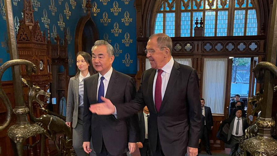 Лавров и Ван И заявили о бесперспективности урегулирования на Украине без участия России
