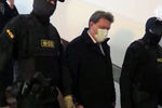Задержание сотрудниками СК РФ и УФСБ мэра Томска Иван Кляйна по подозрению в превышении должностных полномочий, 13 ноября 2020 года (кадр из видео)