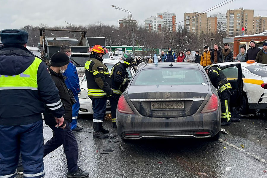 Последствия аварии на&nbsp;Рублевском шоссе в&nbsp;районе станции метро «Кунцевская», 8&nbsp;февраля 2022&nbsp;года