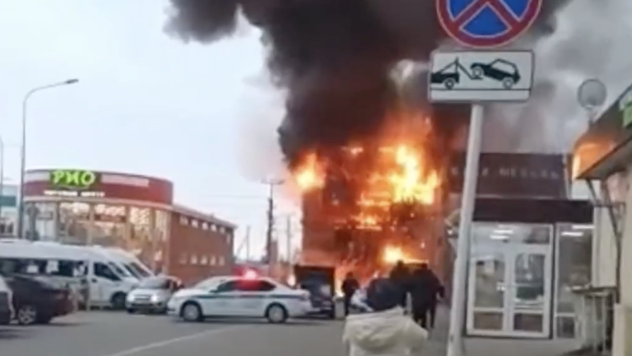 Глава СК России Бастрыкин потребовал доложить об обстоятельствах пожара в ТЦ на Кубани