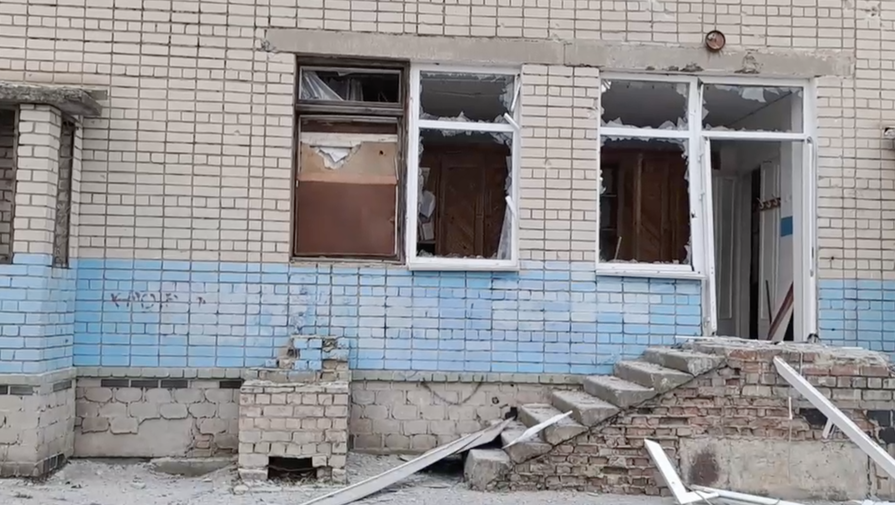 Власти: школа в Новой Каховке разрушена артобстрелом ВСУ