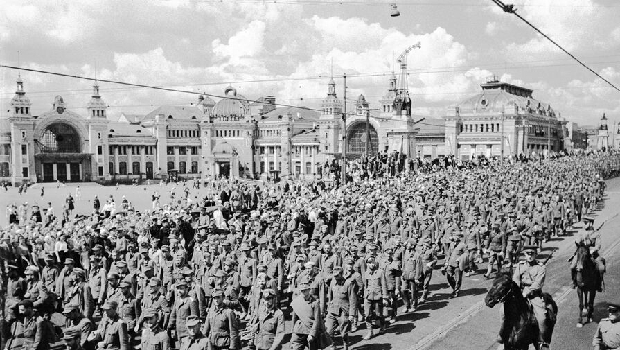 Сало, Голливуд и адские муки: как пленных немцев кругами водили по Москве