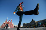 Военнослужащий парадного расчета перед началом военного парада на Красной площади в честь 71-й годовщины Победы в Великой Отечественной войне 1941-1945 годов