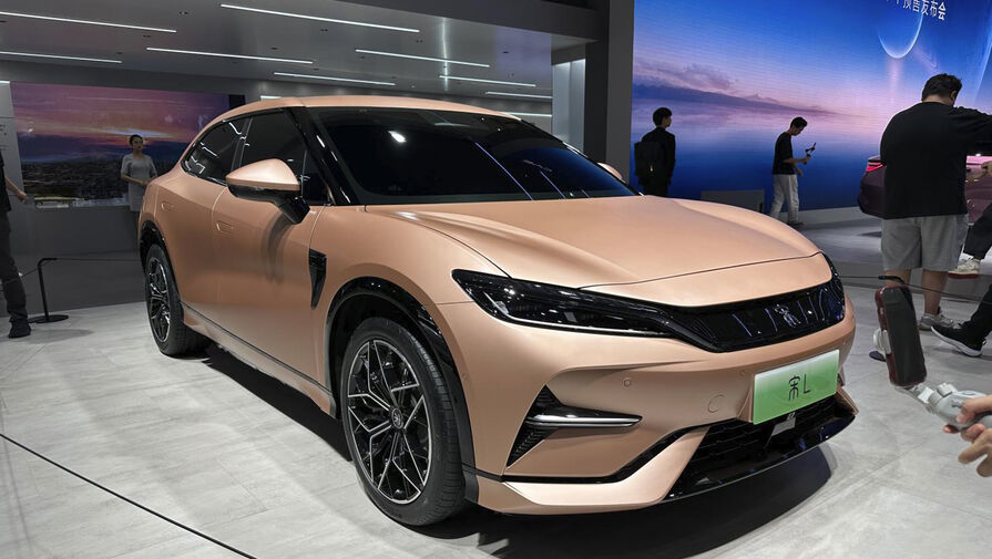 BYD представил спортивный кроссовер Song L