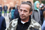 Актер Иван Охлобыстин на церемонии прощания с режиссером и телеведущим Тиграном Кеосаяном в армянской церкви Святого креста в Москве, 28 сентября 2025 года
