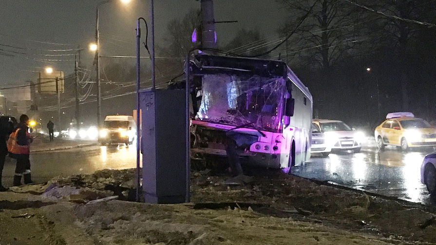 Последствия ДТП с&nbsp;рейсовым автобусом в&nbsp;Москве, 25 февраля 2019 года