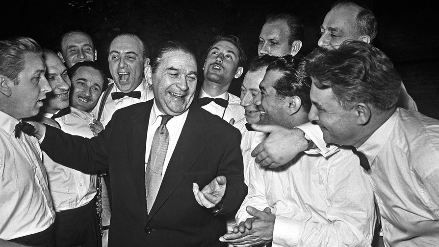 Леонид Утесов с&nbsp;музыкантами, 1958 год
