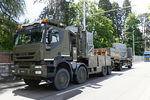 Автомобиль вооруженных сил Швейцарской армии рядом с виллой La Grange в Женеве