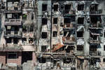 Разрушенный дом №43 на проспекте Мира в центре Мариуполя, 28 апреля 2022 года