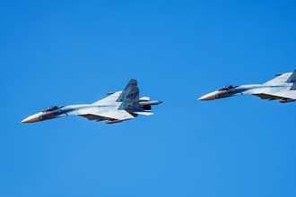 Истребители Су-27 во время летно-тактических учений в Астраханской области, 2015 год