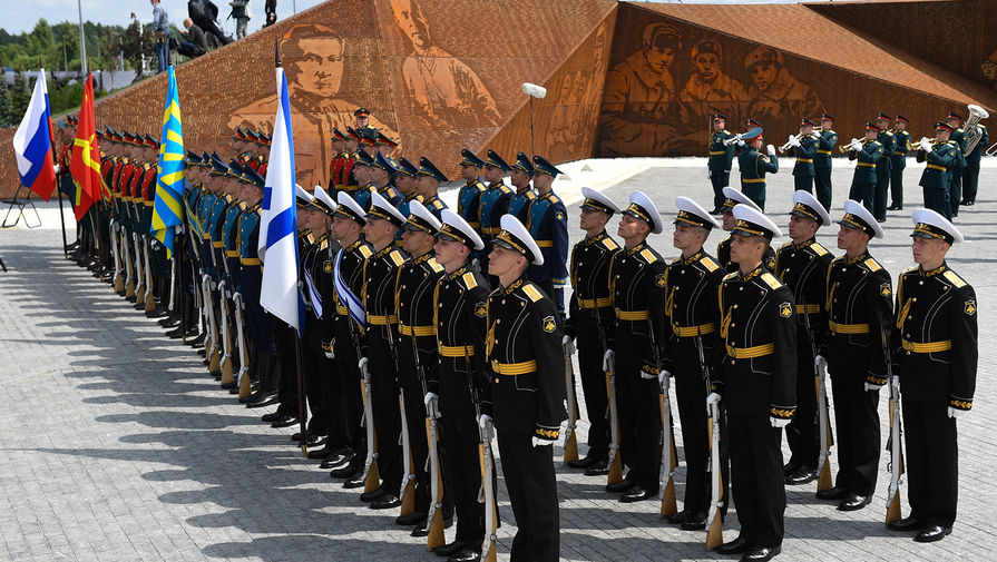 Во время церемонии открытия Ржевского мемориала Советскому солдату, 30 июня 2020 года