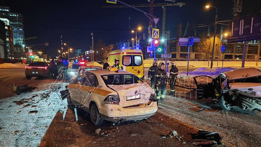 Массовая авария произошла на севере Москвы