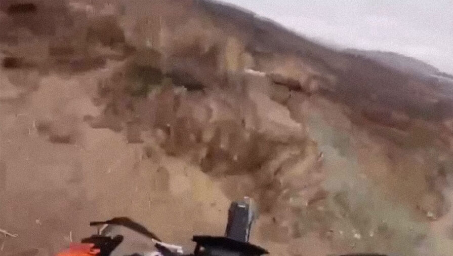 Мотоциклист сорвался с обрыва и записал падение на видео