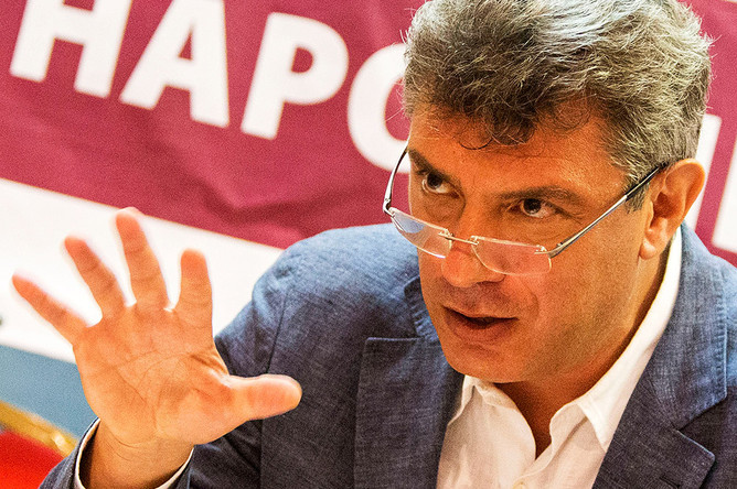 Борис Немцов обвинил ряд российских чиновников в неуплате налогов