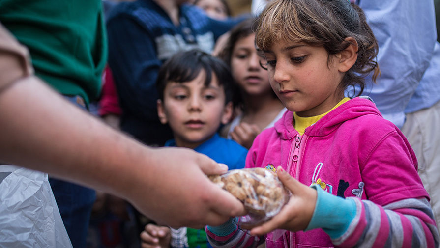 Дети россии дети сирии. Гуманитарная помощь детям Сирии. Помощь бедным странам.
