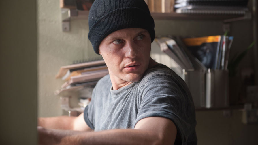 Майкл Питт в фильме «Преступник» (2015)