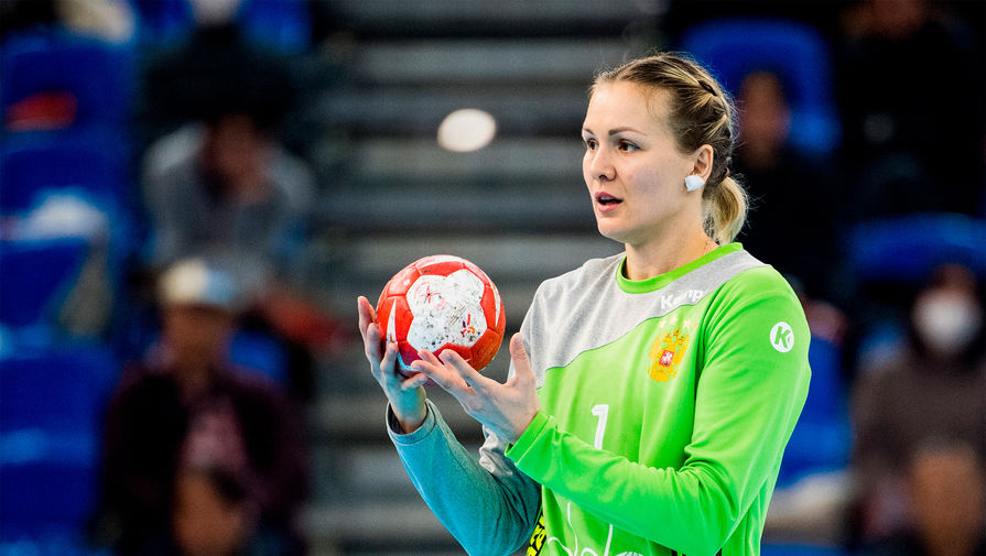 Женская сборная России по гандболу играет в четвертьфинале с Черногорией