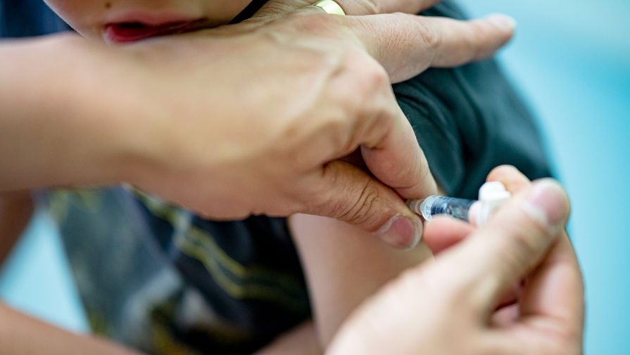 Юрист Соловьев рассказал, что делать людям с противопоказаниями к вакцинации
