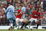 Марио Балотелли забивает «Манчестер Юнайтед» первый гол