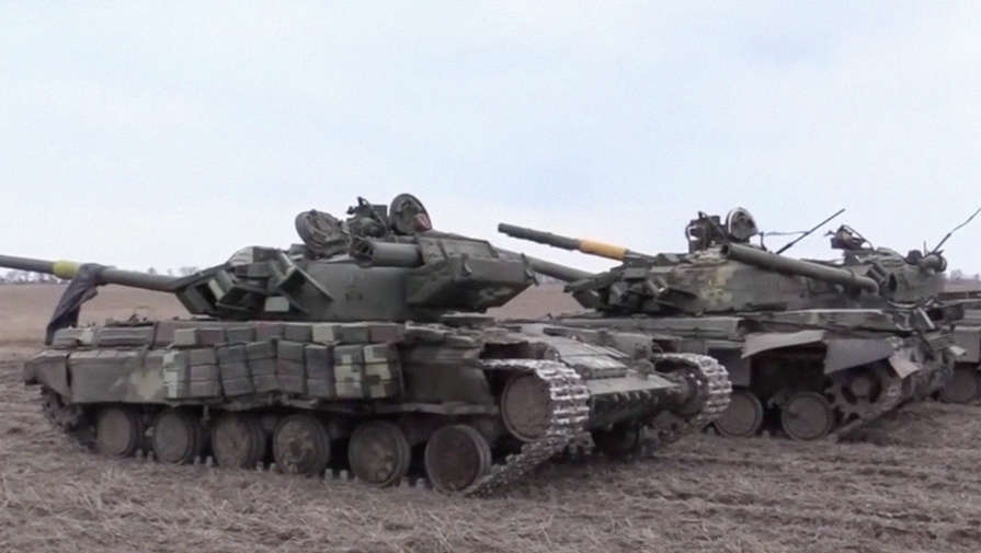 Минобороны РФ показало кадры с захваченной бронетехникой ВС Украины около Чернигова
