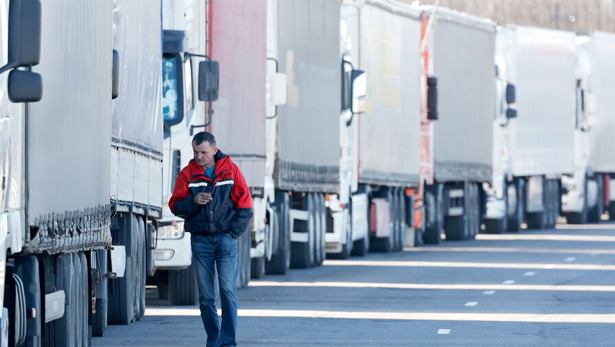 "Это временное решение": Мантуров объяснил, при каких условиях отменят параллельный импорт