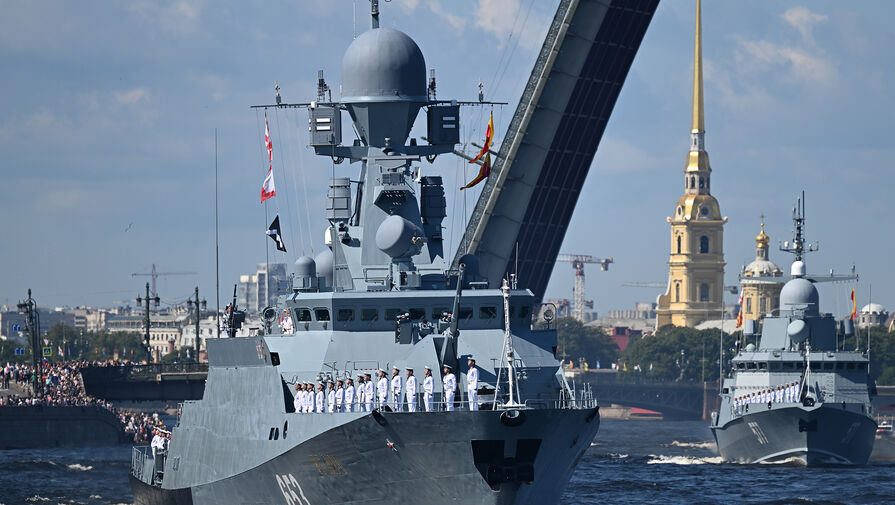 Политолог отметил бурное развитие военного судостроения в России
