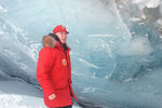 Владимир Путин во время посещения пещеры ледника Полярных летчиков на острове Земля Александры архипелага Земля Франца-Иосифа