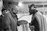 Анатолий Тарасов во время празднования своего 75-летия и 30-летия клуба «Золотая шайба» в Ярославле, 1994 год
