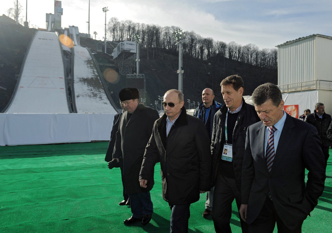 Владимир Путин прибыл на&nbsp;осмотр объектов в&nbsp;сопровождении всех ответственных лиц