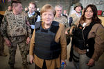 Ангела Меркель во время визита в Афганистан, 2013 год