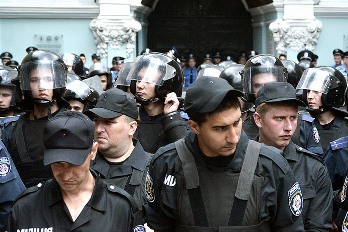 Сотрудники правоохранительных органов Украины 