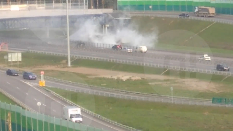 Автобус задымился на трассе в Подмосковье