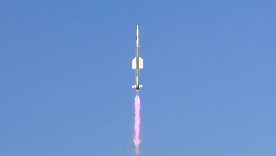 Индия успешно испытала корабельную зенитную ракету малой дальности