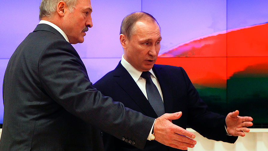 Президент Белоруссии Александр Лукашенко и российский президент Владимир Путин на встрече в Минске, февраль 2016 года