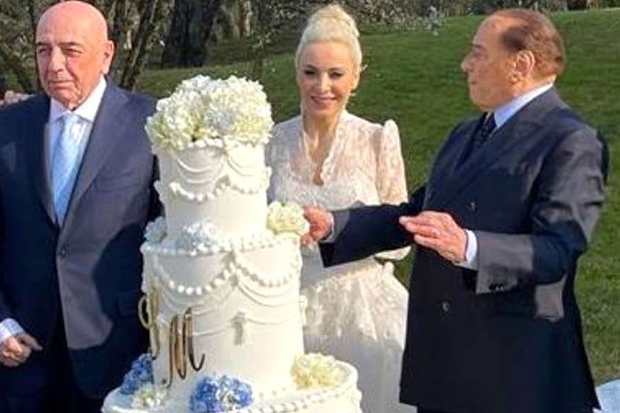 Сильвио Берлускони и Марта Фашина в&nbsp;день свадьбы, 19&nbsp;марта 2022&nbsp;года