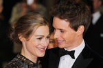 Эдди Редмэйн с женой на церемонии вручения кинопремий BAFTA в Лондоне