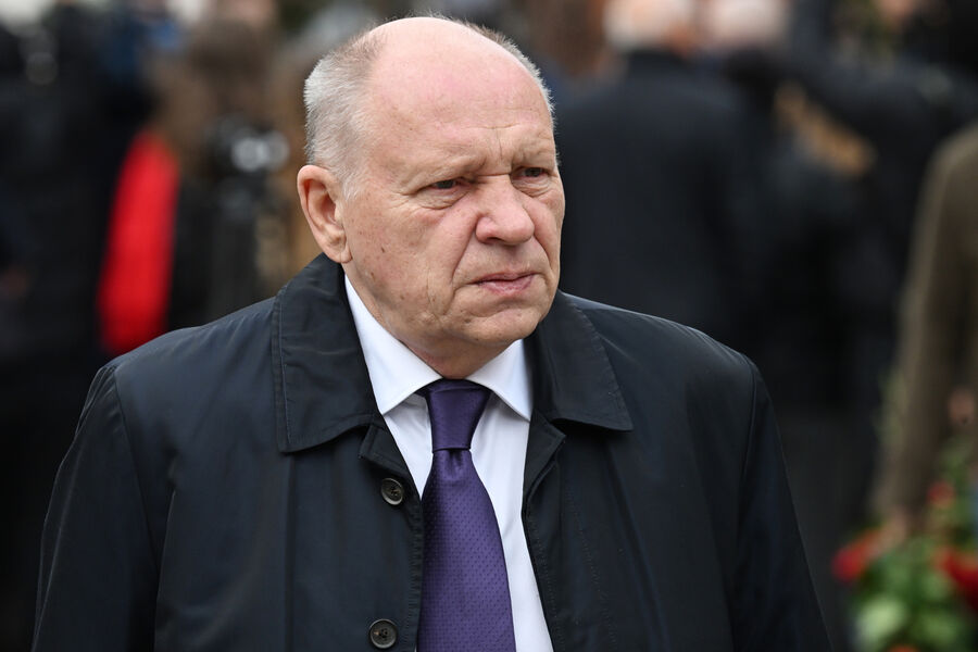Первый заместитель руководителя администрации президента РФ Алексей Громов на&nbsp;церемонии прощания с&nbsp;режиссером и телеведущим Тиграном Кеосаяном в&nbsp;армянской церкви Святого креста в&nbsp;Москве, 28&nbsp;сентября 2025&nbsp;года